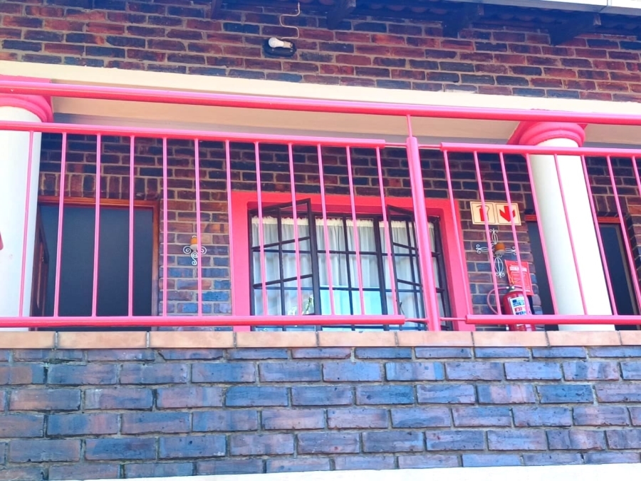 8 Bedroom Property for Sale in Cashan North West